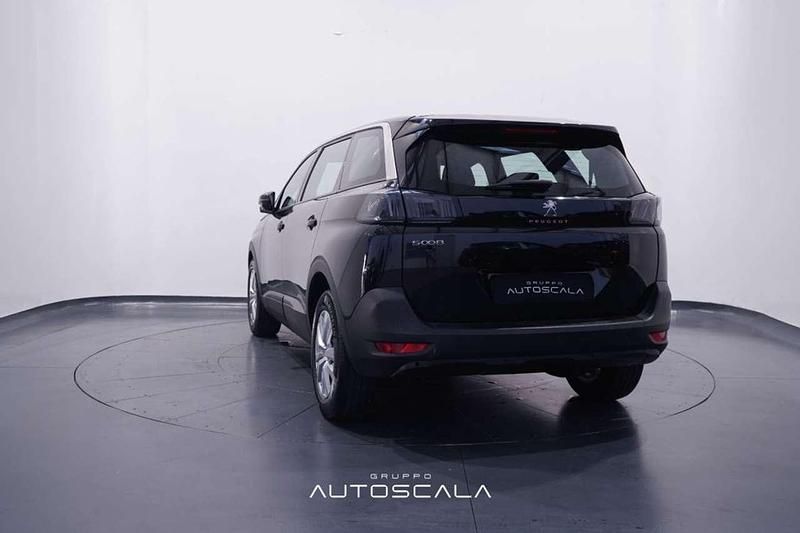 Usado Peugeot 5008 Active 131 CV (96 kW) 2024 Negro SUV