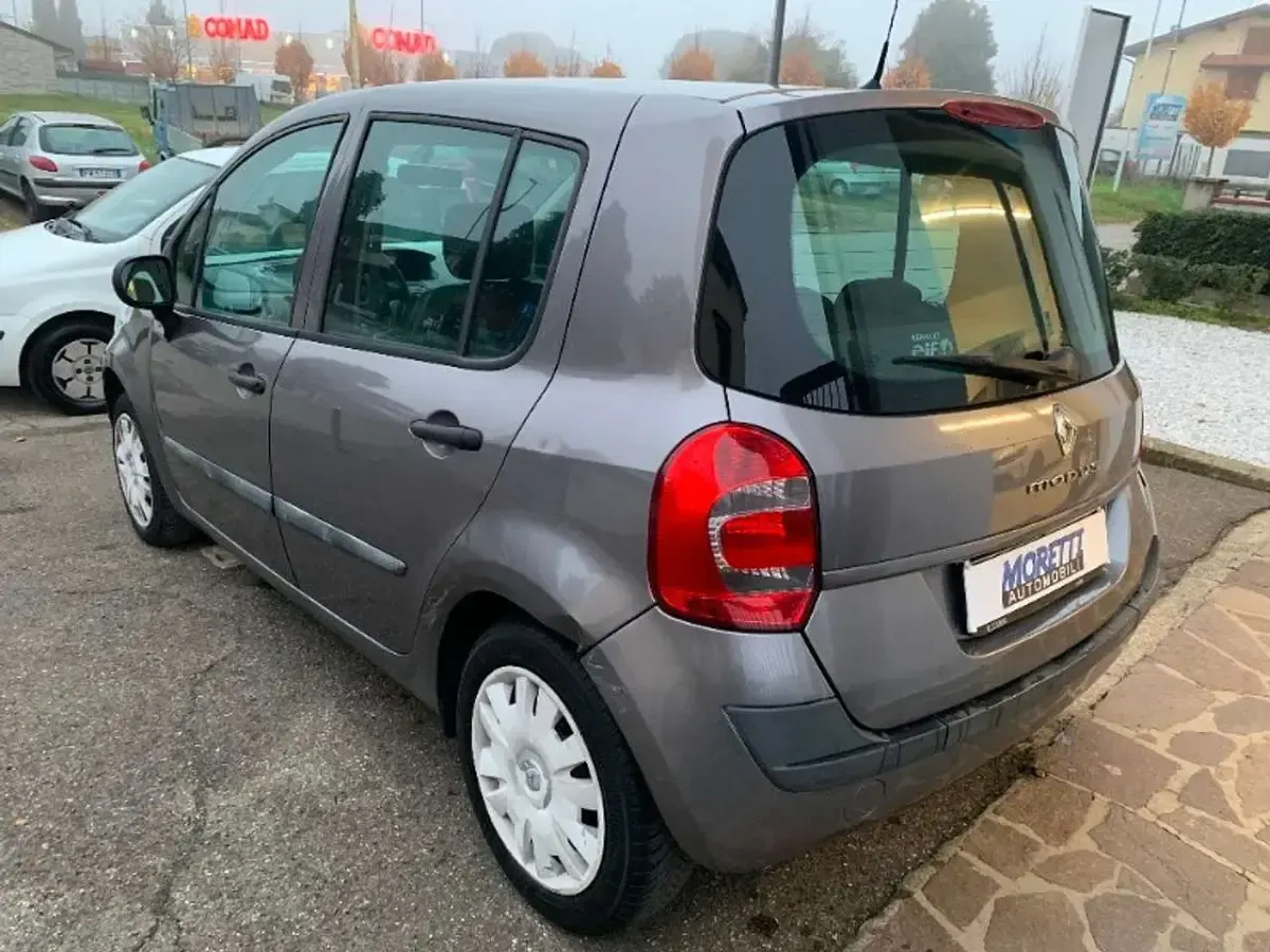 Usata Renault Modus Expression 75 CV (55 kW) 2010 Grigio Monovolume