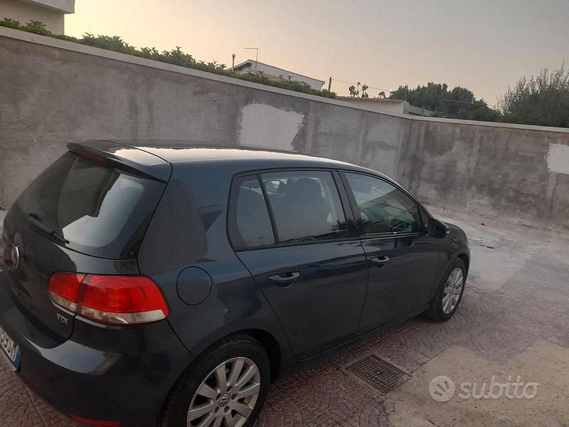 Usata VW Golf VI 110 CV (80 kW) 2009 Blu Utilitaria
