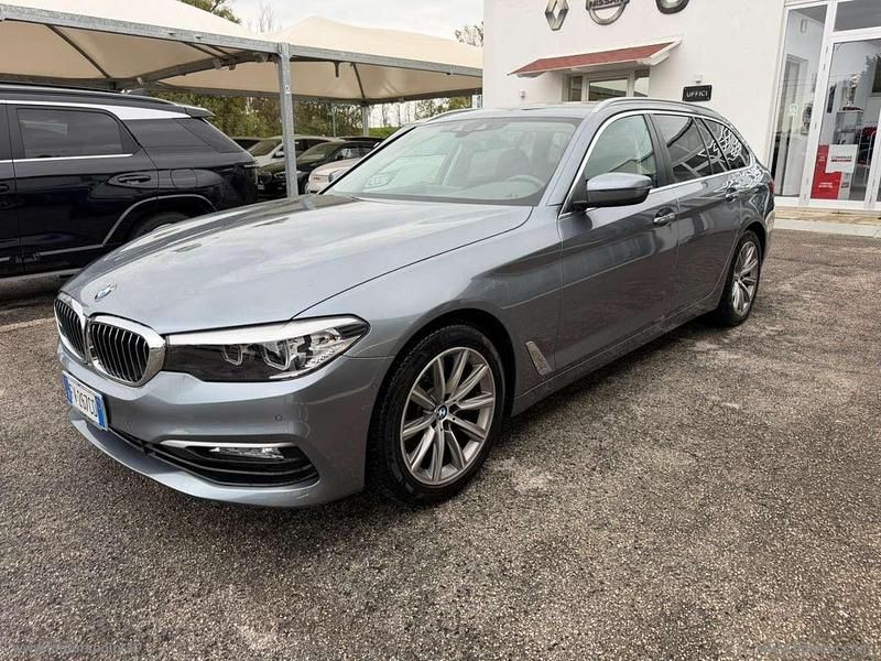 Usata BMW 520 Sport Line 190 CV (139 kW) 2019 Grigio Station wagon