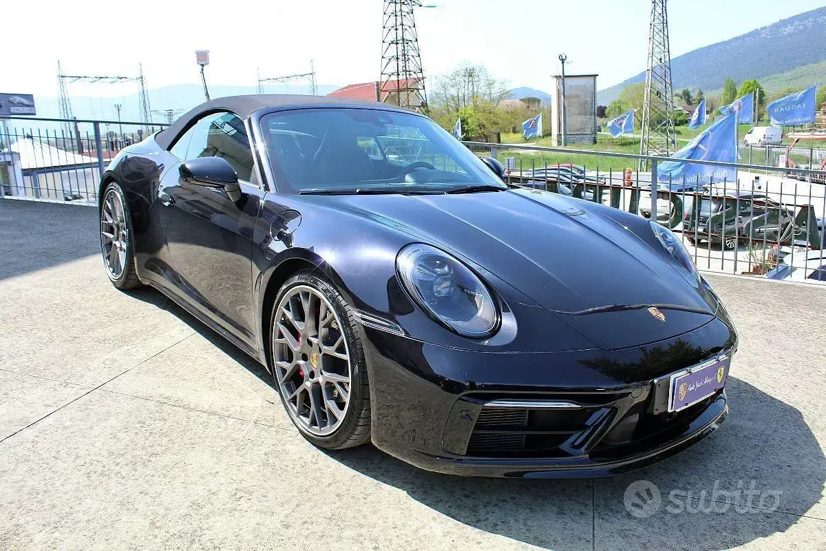 Usata Porsche 992 450 CV (330 kW) 2021 Nero Cabrio