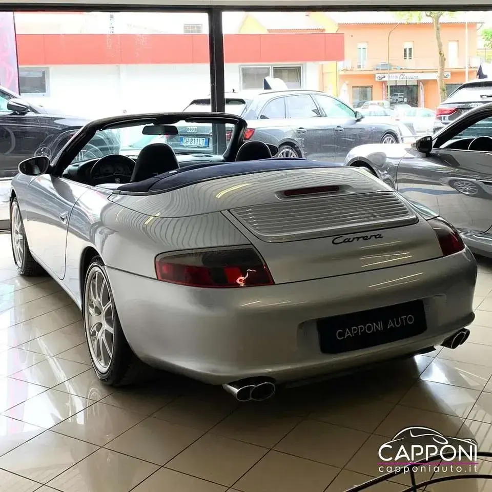 Usata Porsche 911 Carrera Cabriolet 300 CV (220 kW) 2000 Argento Cabrio