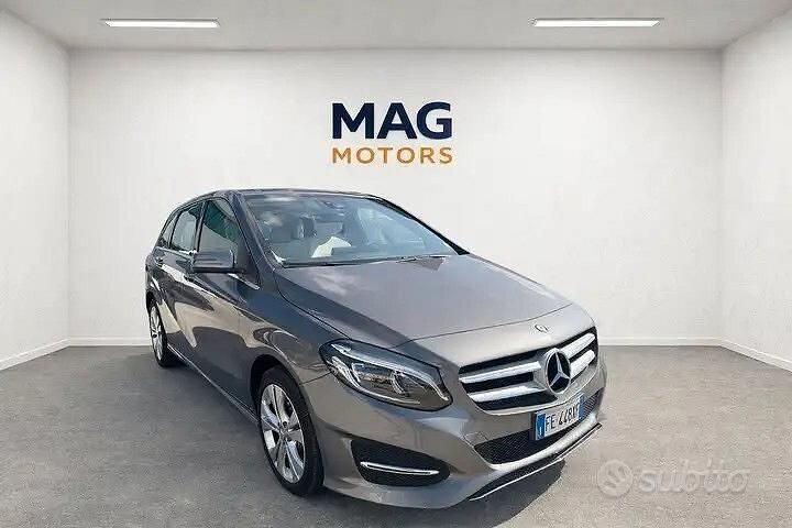 Usata Mercedes B180 Premium 108 CV (79 kW) 2016 Grigio Monovolume