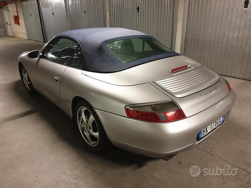Usata Porsche 911 Carrera 4 Cabriolet 300 CV (220 kW) 2000 Grigio Cabrio