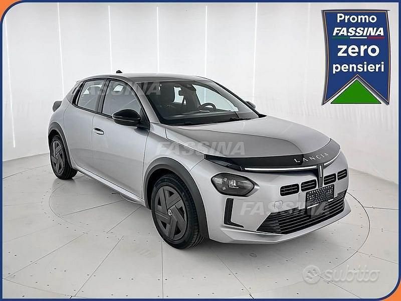 Usata Lancia Ypsilon 110 CV (80 kW) 2025 Grigio Utilitaria