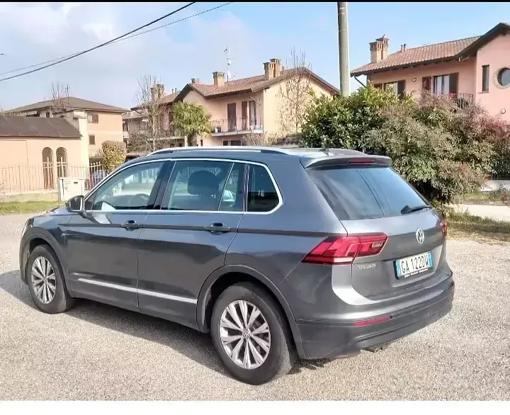 Usata VW Tiguan Business 150 CV (110 kW) 2020 Grigio SUV