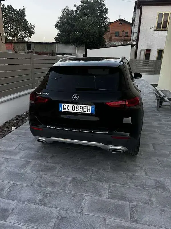 Usado Mercedes GLA200 150 CV (110 kW) 2022 SUV