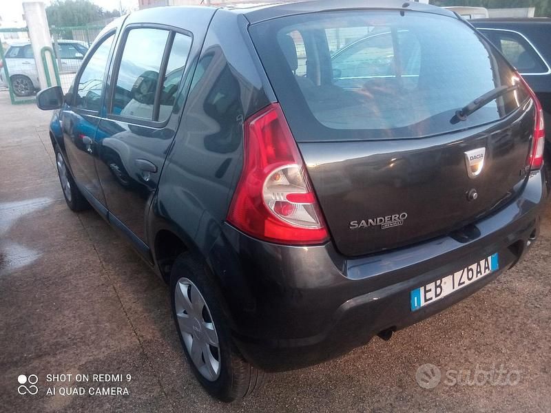 Usata Dacia Sandero 2011 Grigio Berlina