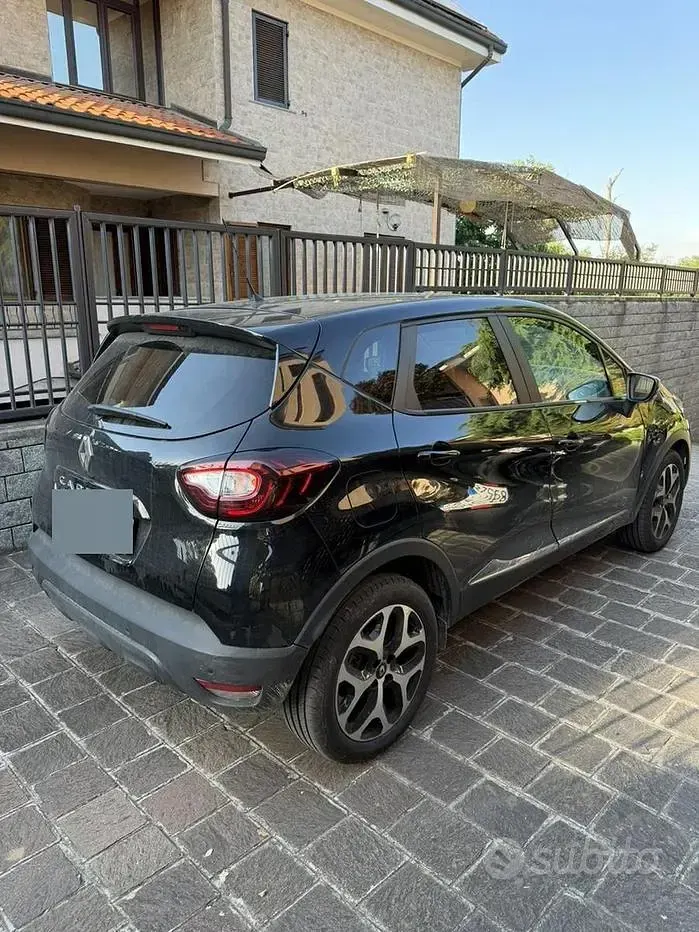 Usata Renault Captur 90 CV (66 kW) 2019 Nero SUV