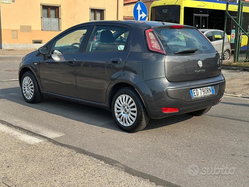 Usata Fiat Punto Evo Dynamic 65 CV (47 kW) 2010 Nero Utilitaria