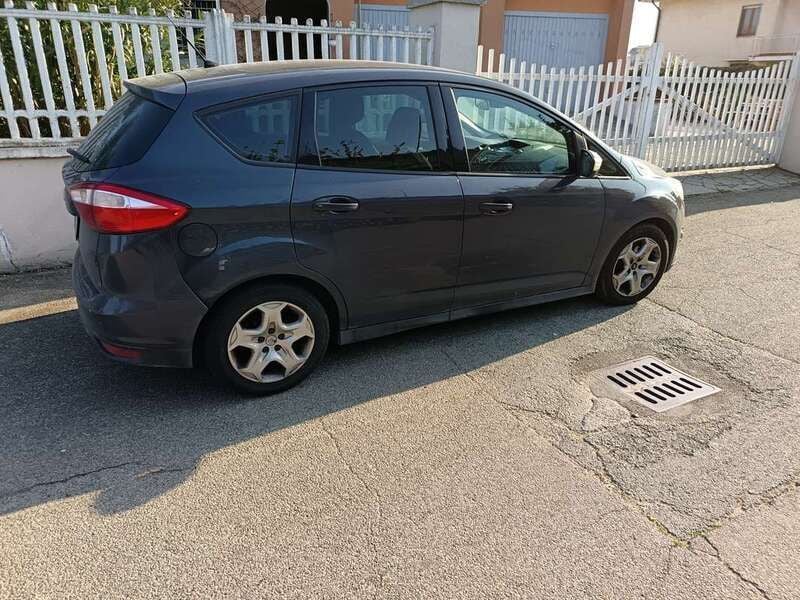 Grigio Usata 2013 Ford C-MAX Monovolume | 2990 € (Ottimo prezzo) - Immagine 1/4