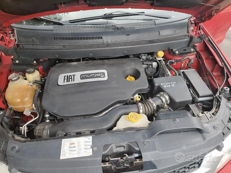 Usata Fiat Freemont 170 CV (125 kW) 2012 Rosso SUV