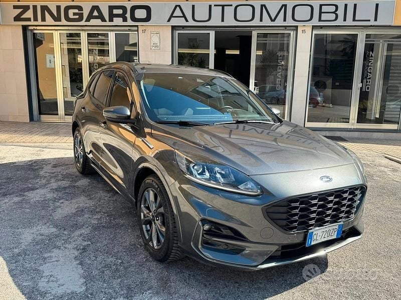 Usata Ford Kuga ST-Line 120 CV (88 kW) 2022 Grigio SUV