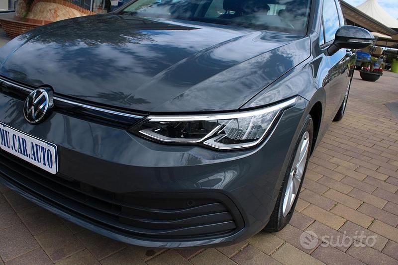 Usata VW Golf VIII Style 116 CV (85 kW) 2022 Grigio Berlina