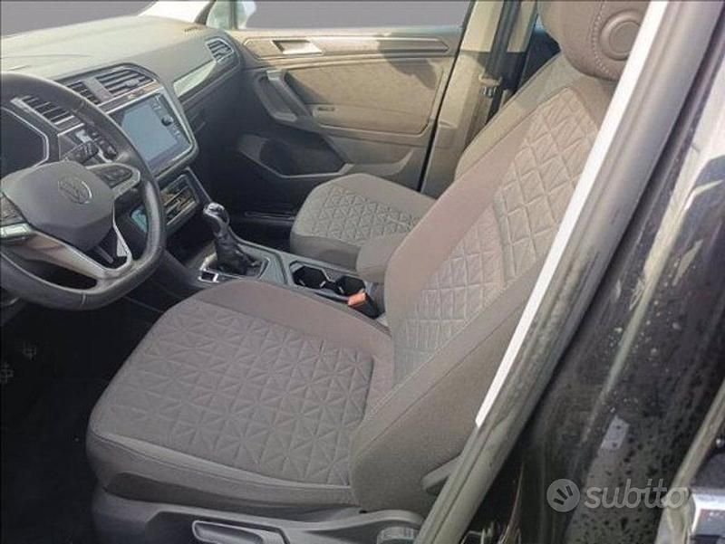 Usata VW Tiguan Life 122 CV (89 kW) 2022 Grigio SUV
