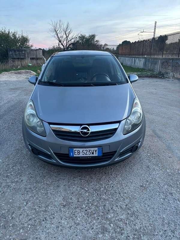 Usata Opel Corsa 101 CV (74 kW) 2011 Utilitaria