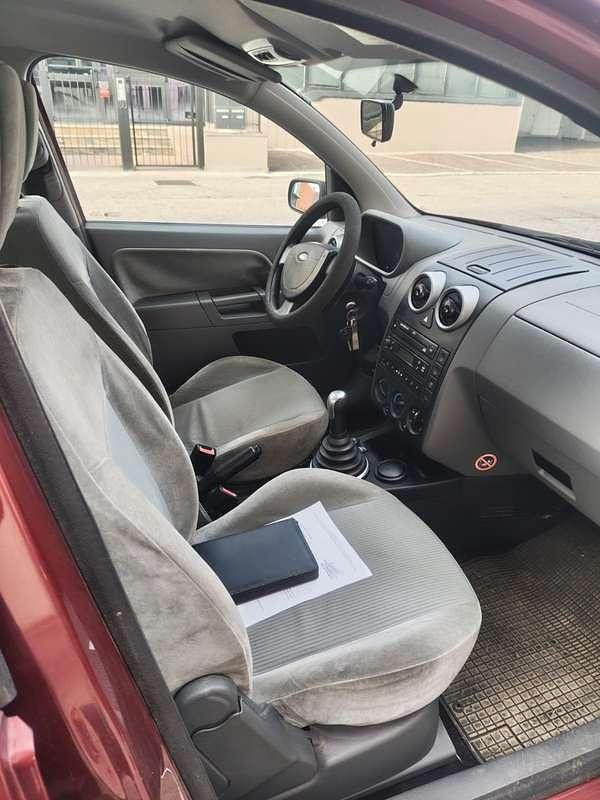Usata Ford Fusion Zetec 101 CV (74 kW) 2003 Rosso Monovolume