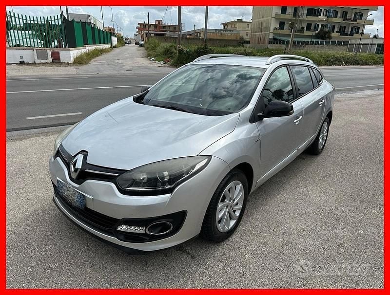 Usata Renault Mégane 110 CV (80 kW) 2015 Grigio Station wagon