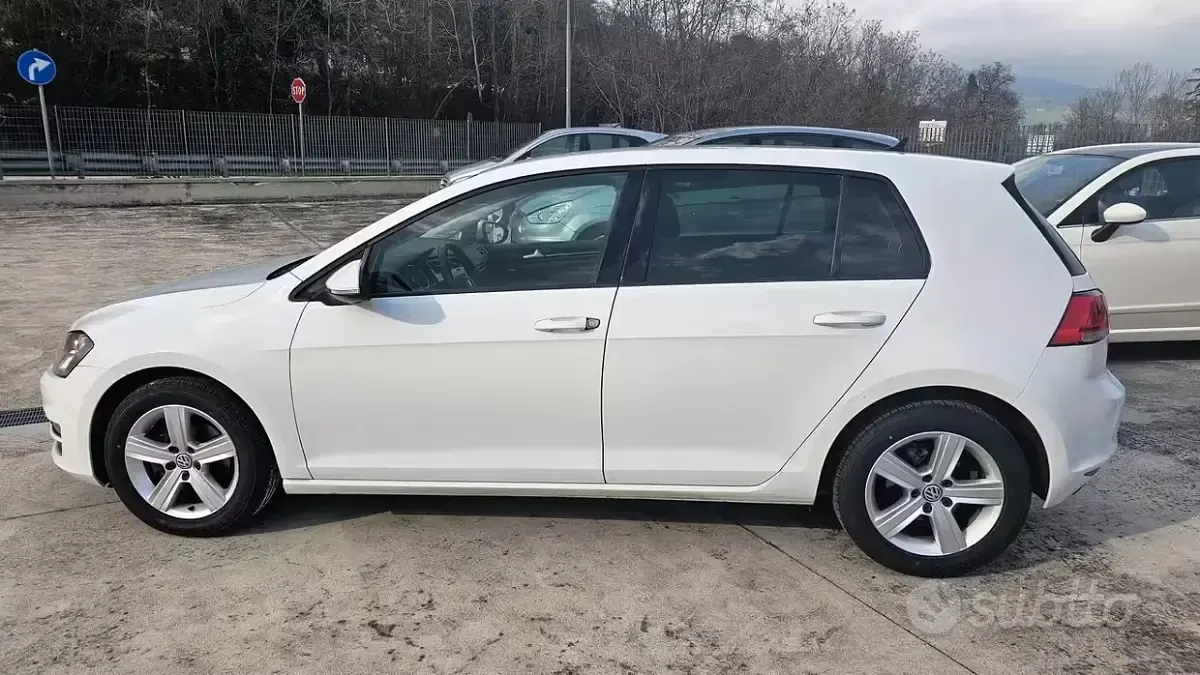 Occasion VW Golf VII Highline 110 ch (80 kW) 2014 Blanc Berline