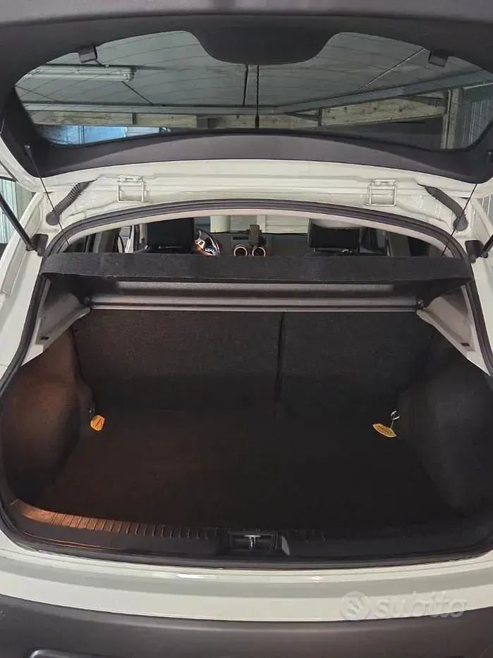 Usata Nissan Qashqai Tekna 150 CV (110 kW) 2011 Bianco SUV