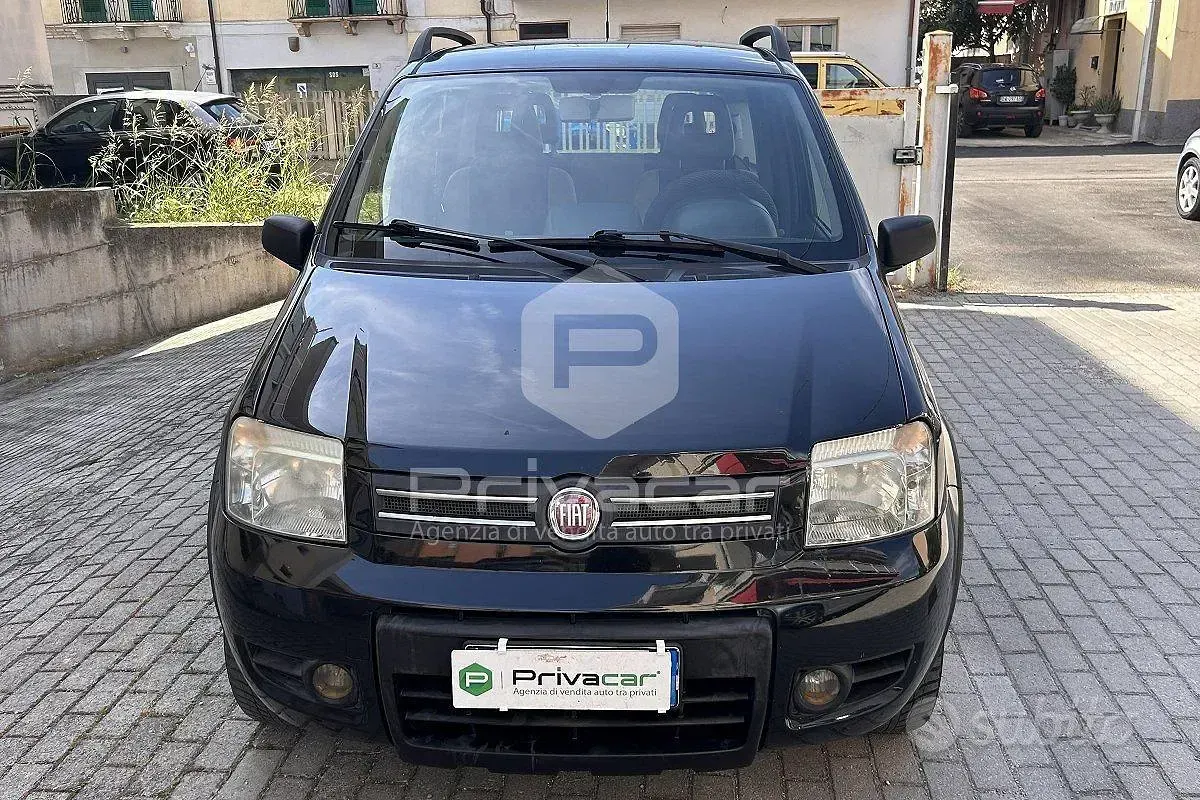 Usata Fiat Panda 4x4 Climbing 69 CV (50 kW) 2008 Nero Utilitaria