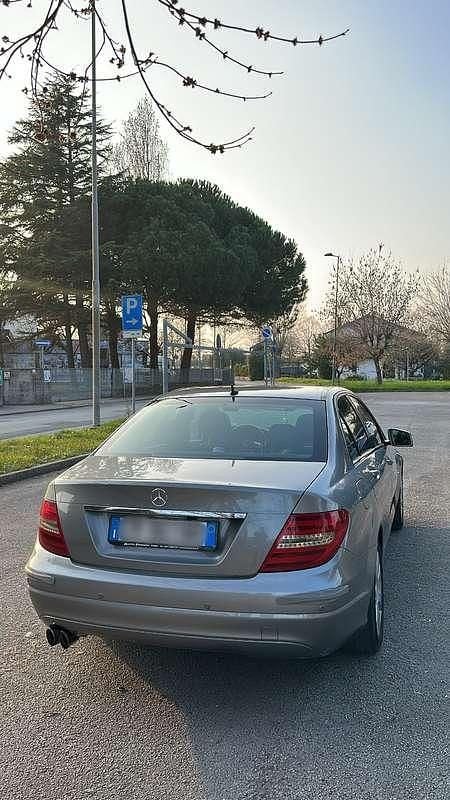 Usata Mercedes C200 Elegance 136 CV (100 kW) 2012 Berlina