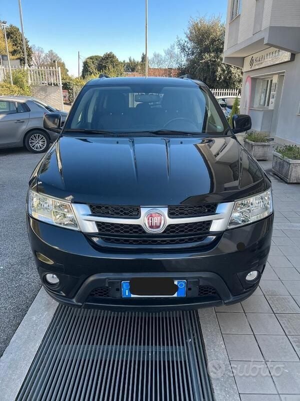 Nero Usata 2016 Fiat Freemont SUV | 8000 € (Buon prezzo) - Immagine 1/4