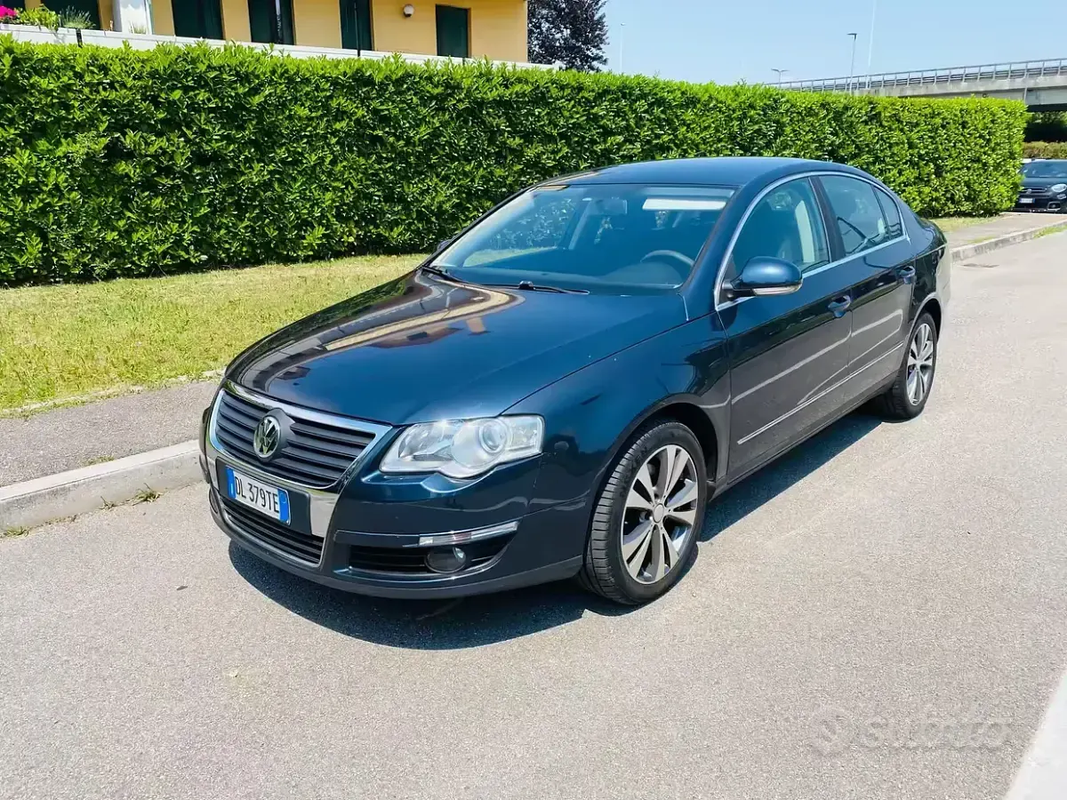 Usata VW Passat Comfortline 105 CV (77 kW) 2007 Blu Berlina