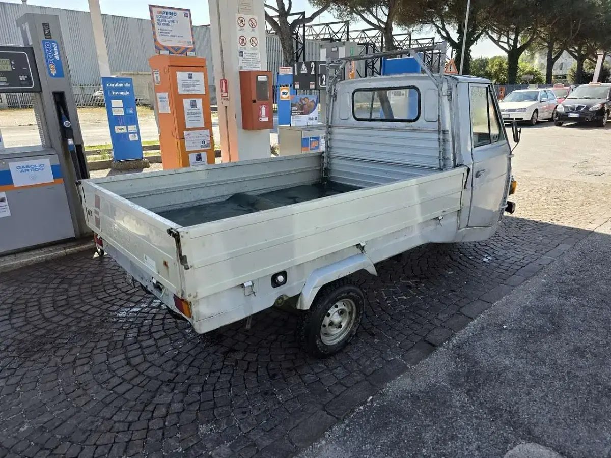 Używany Piaggio APE 1978 Szary