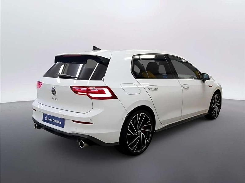 Usata VW Golf VIII GTI 245 CV (180 kW) 2023 0q pure white Berlina