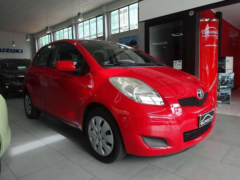 Usata Toyota Yaris 101 CV (74 kW) 2009 Rosso Berlina