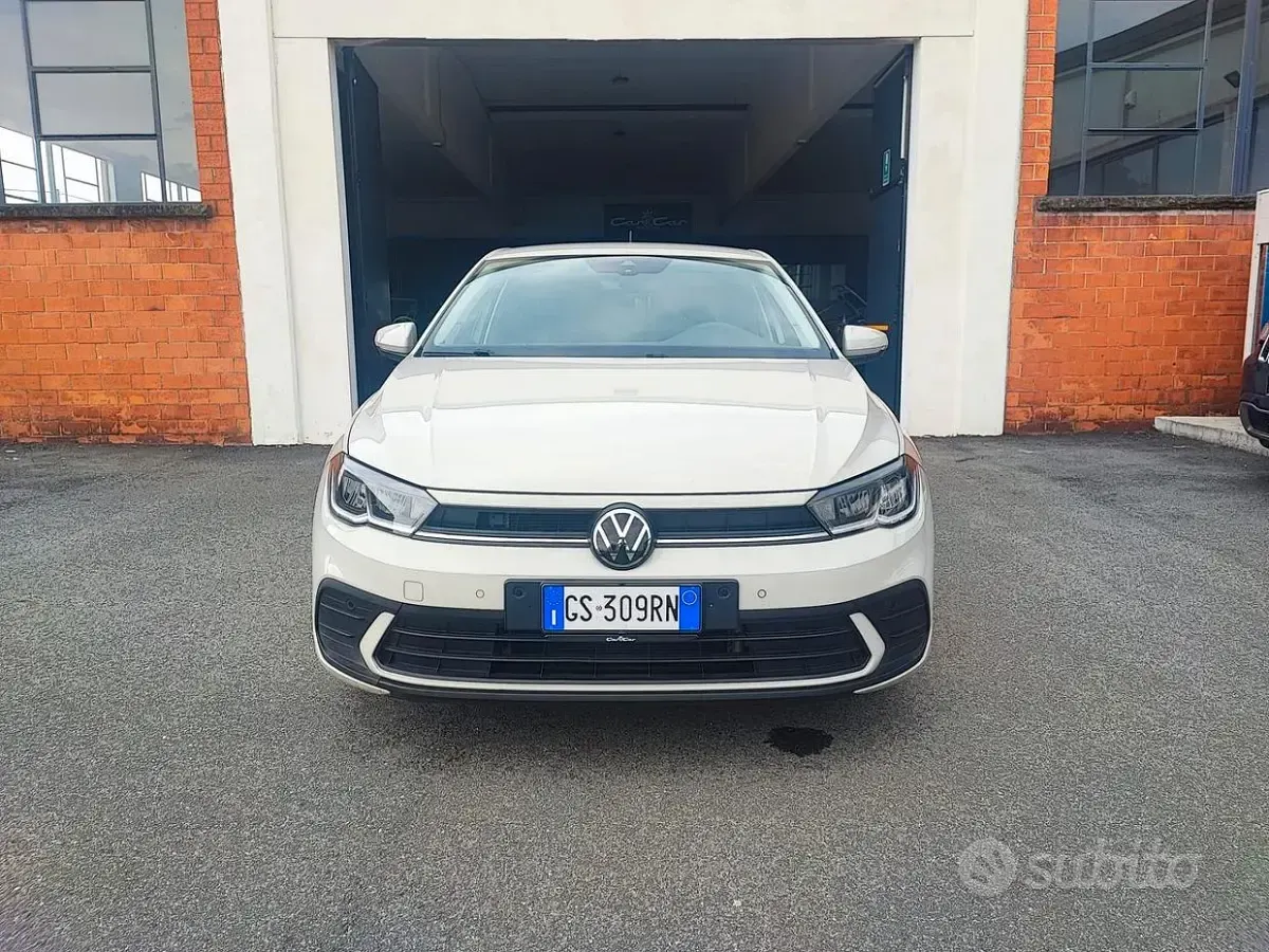 Usata VW Polo Life 95 CV (69 kW) 2022 Grigio Utilitaria