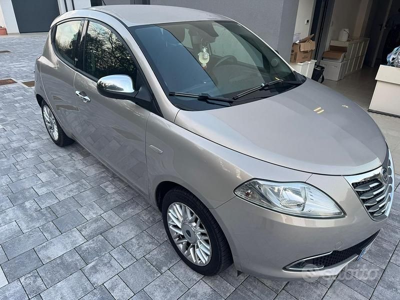 Usata Lancia Ypsilon 80 CV (58 kW) 2013 Utilitaria