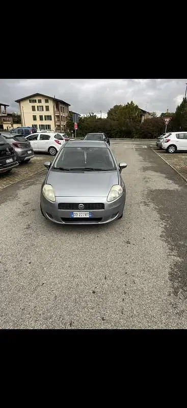 Usata Fiat Grande Punto Dynamic 65 CV (47 kW) 2006 Utilitaria