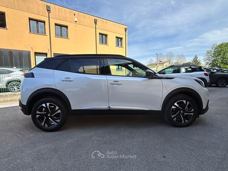 Usata Peugeot 2008 GT 110 CV (80 kW) 2022 Bianco SUV