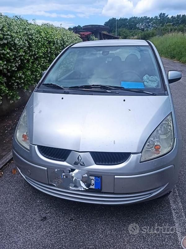 Usata Mitsubishi Colt 55 CV (40 kW) 2008 Grigio Utilitaria