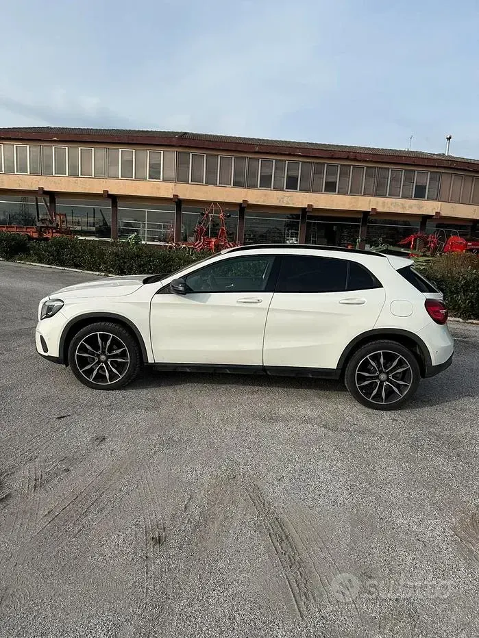 Usata Mercedes GLA220 170 CV (125 kW) 2019 Bianco SUV