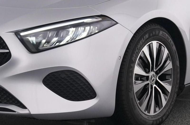 Usata Mercedes A180 Advanced 115 CV (84 kW) 2023 Argento Berlina