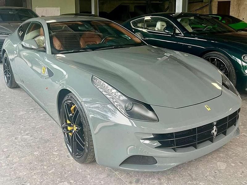 Usata Ferrari FF 661 CV (486 kW) 2012 Grigio Station wagon