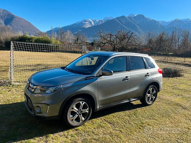 Grigio Usata 2015 Suzuki Vitara Station wagon | 11.750 € (Buon prezzo) - Immagine 1/4