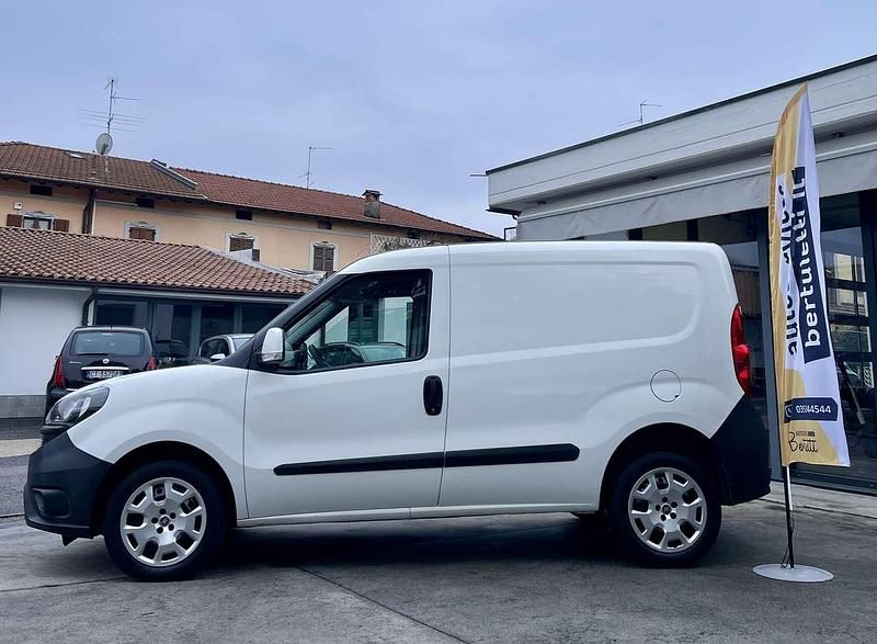 Usata Fiat Doblò Lounge 103 CV (75 kW) 2019 Bianco Monovolume