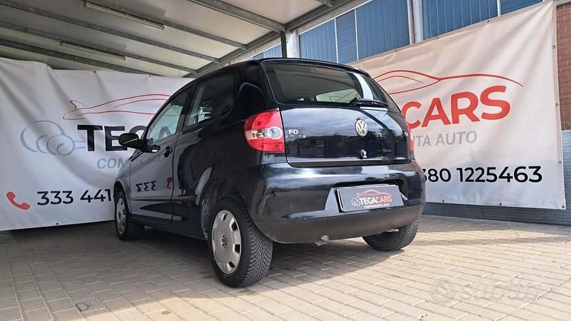 Usata VW Fox 75 CV (55 kW) 2006 Nero Utilitaria