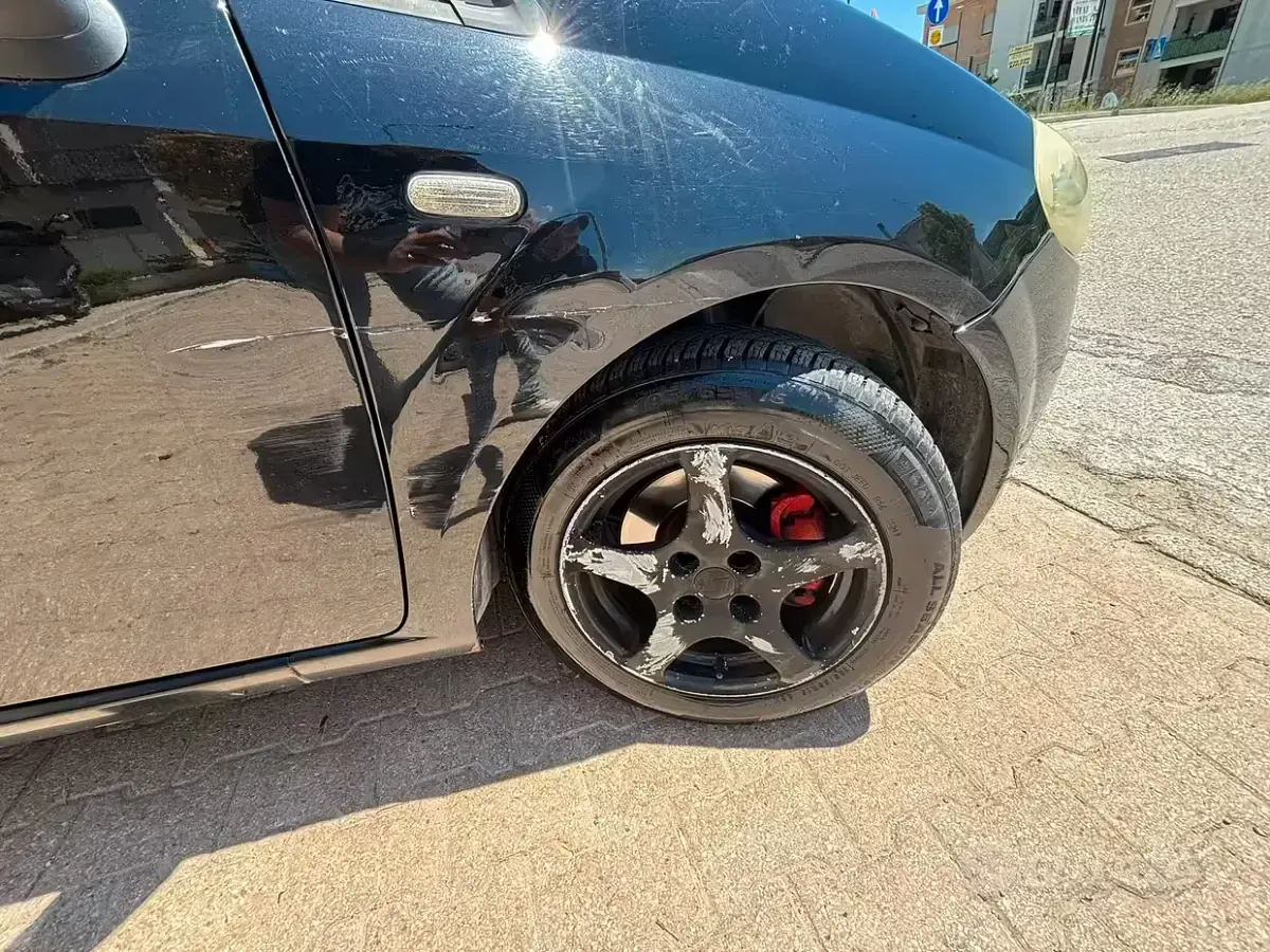 Usata Fiat Punto 90 CV (66 kW) 2006 Nero Utilitaria