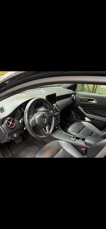 Begagnad Mercedes 180 109 HK (80 kW) 2013 Svart Sedan