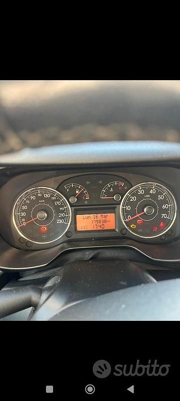 Usata Fiat Grande Punto 75 CV (55 kW) 2008 Grigio Utilitaria