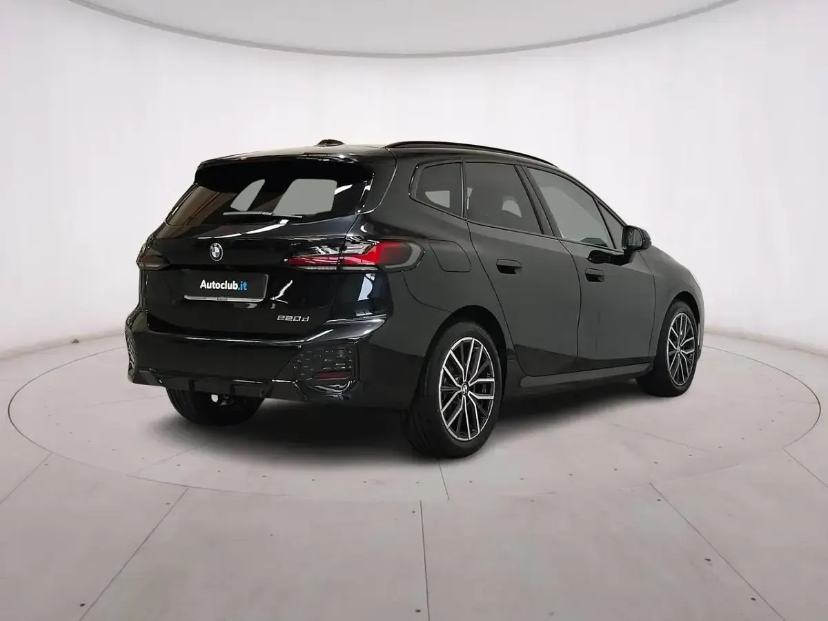 Nuova BMW 220 Active Tourer M Sport 149 CV (109 kW) 2026 Nero Monovolume