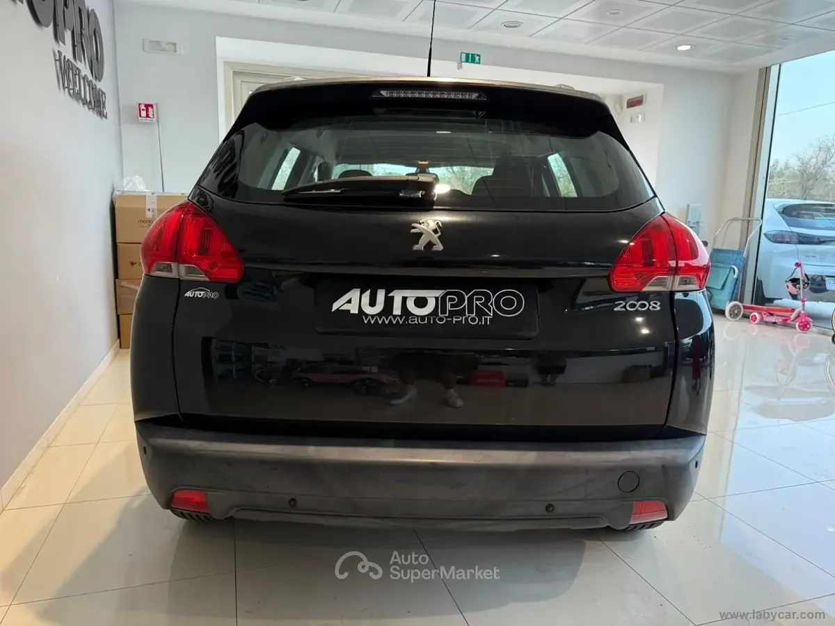 Usata Peugeot 2008 Active 68 CV (50 kW) 2015 Nero SUV