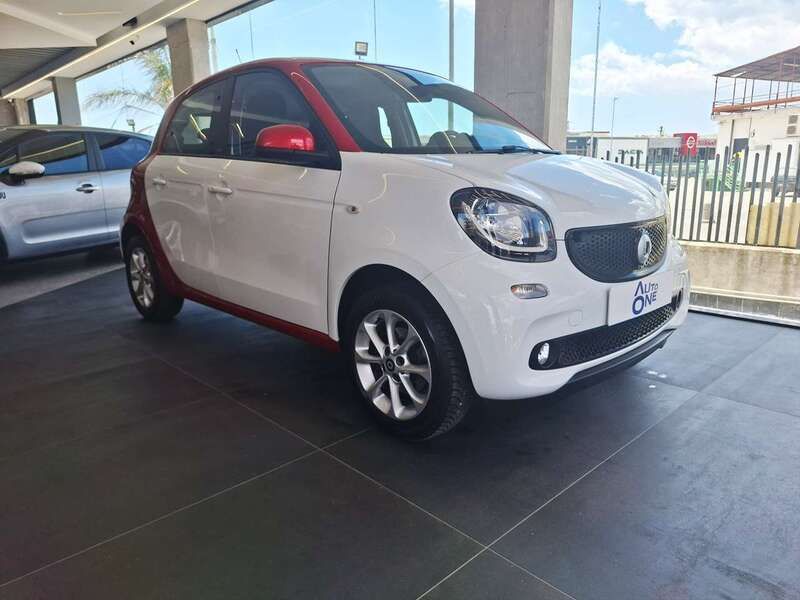 Bianco Usata 2019 Smart ForFour Passion Tre volumi | 13.390 € (Buon prezzo) - Immagine 1/1