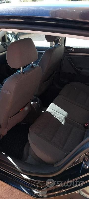 Usado VW Golf IV 105 CV (77 kW) 2003 Berlina
