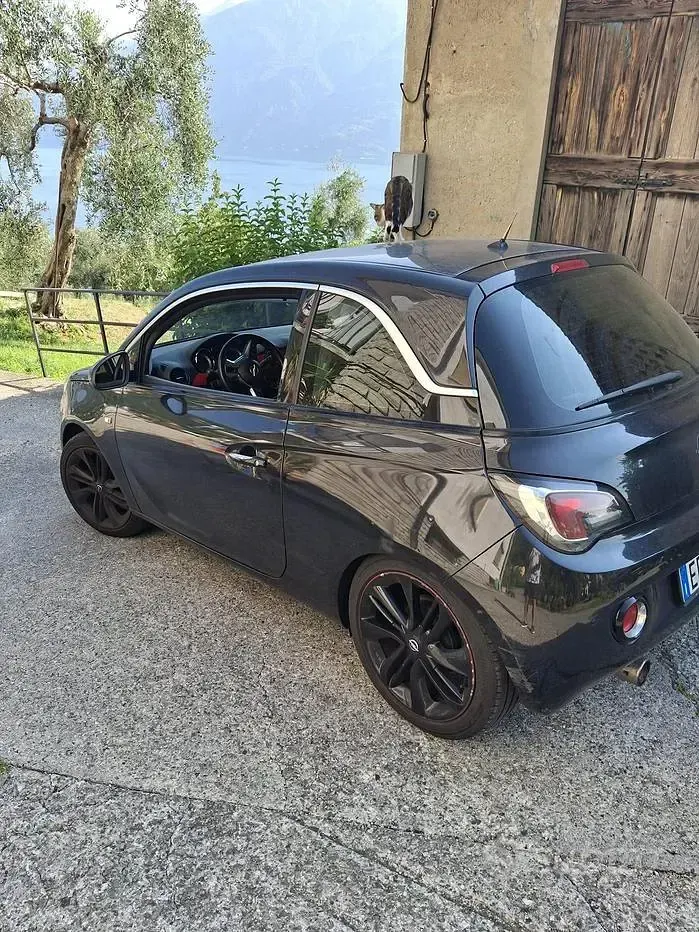 Usata Opel Adam 69 CV (50 kW) 2013 Nero Utilitaria